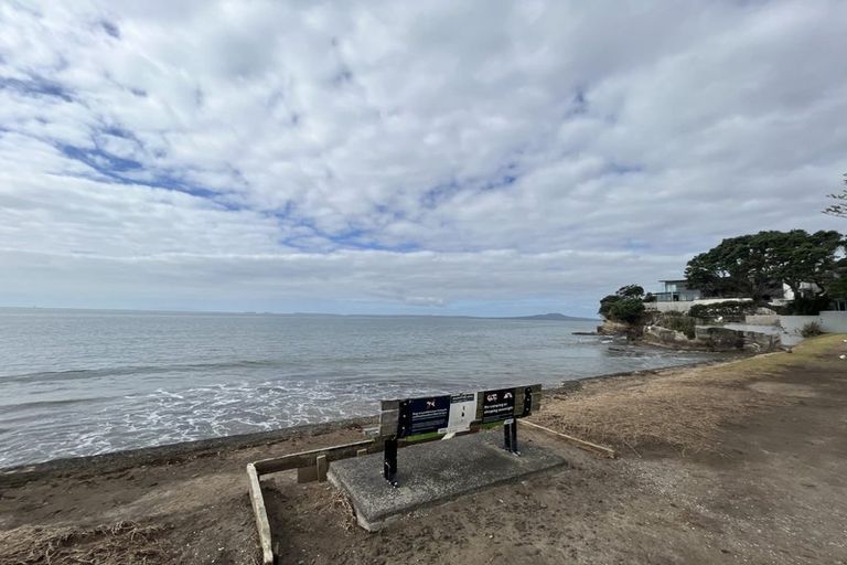 Photo of property in 1/42 Rothesay Bay Road, Rothesay Bay, Auckland, 0630