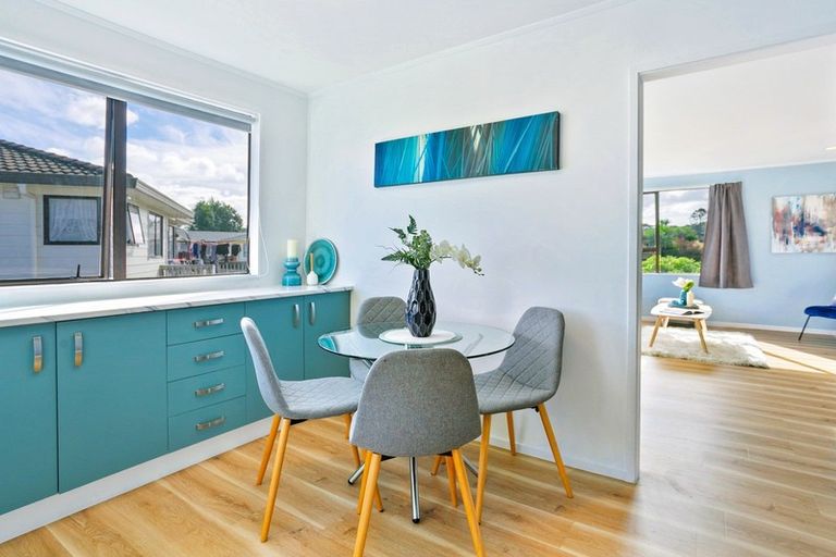 Photo of property in 2/221 Waitemata Drive, Ranui, Auckland, 0612