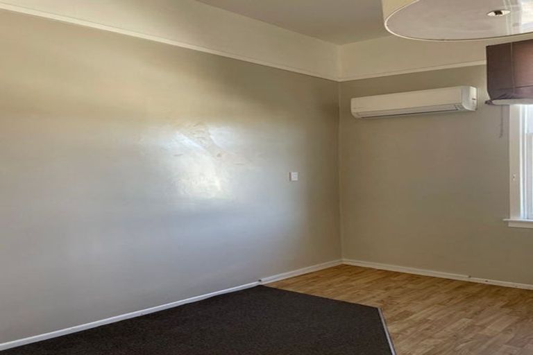 Photo of property in 109 Tasman Street, Mount Cook, Wellington, 6021