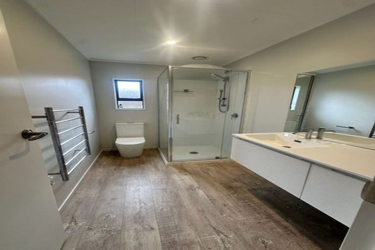 Photo of property in 46 Guadeloupe Crescent, Grenada Village, Wellington, 6037