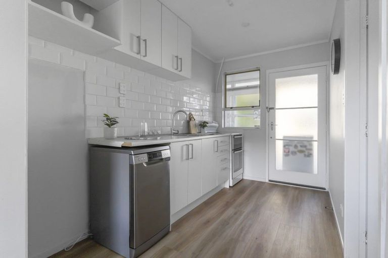 Photo of property in 42b Hicks Close, Whitby, Porirua, 5024