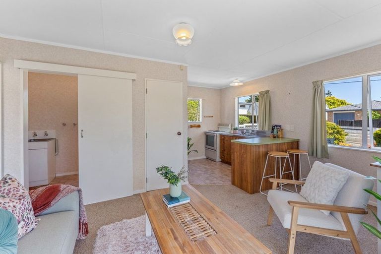 Photo of property in 10 Walton Road, Paraparaumu Beach, Paraparaumu, 5032