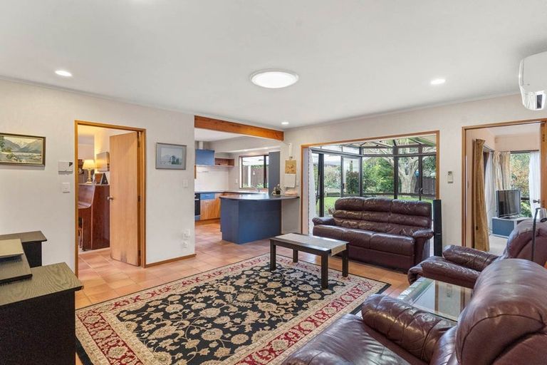 Photo of property in 21 Loloma Drive, Half Moon Bay, Auckland, 2012