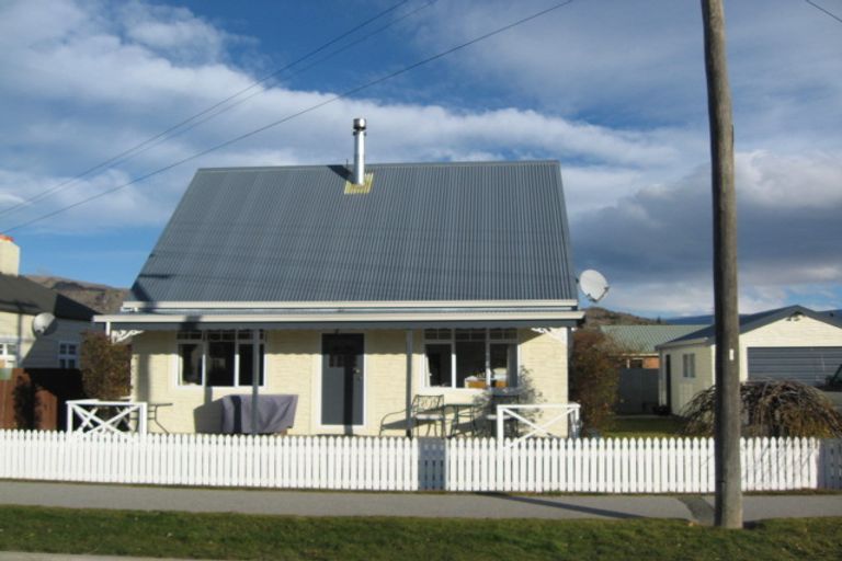 Photo of property in 38 Inniscort Street, Cromwell, 9310