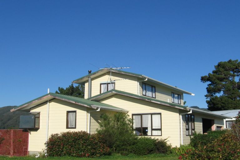 Photo of property in 201 Holborn Drive, Stokes Valley, Lower Hutt, 5019