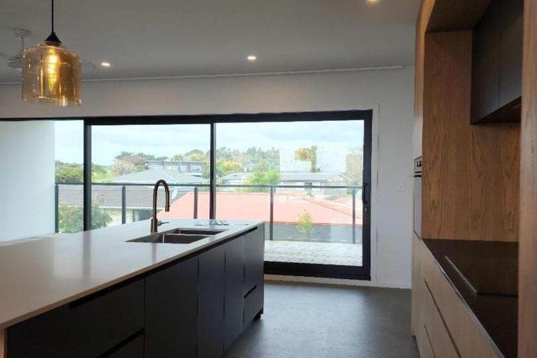 Photo of property in 3/1157 South Road, Oakura, 4314