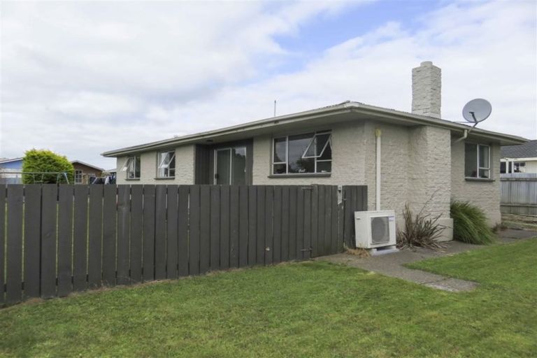 Photo of property in 12 Burns Street, Kew, Invercargill, 9812