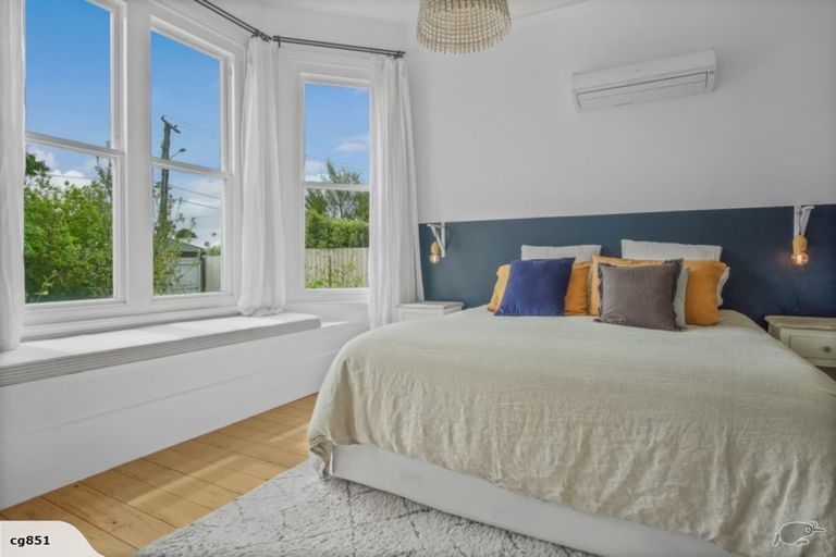 Photo of property in 98 Somerfield Street, Somerfield, Christchurch, 8024