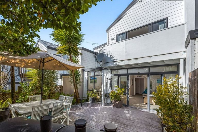 Photo of property in 15/61a Birkdale Road, Birkdale, Auckland, 0626