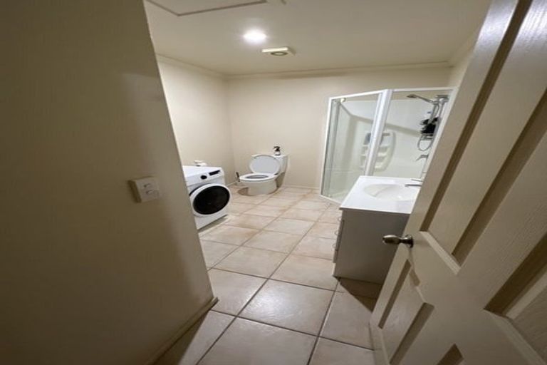 Photo of property in 8 Jomard Terrace, Northcross, Auckland, 0632