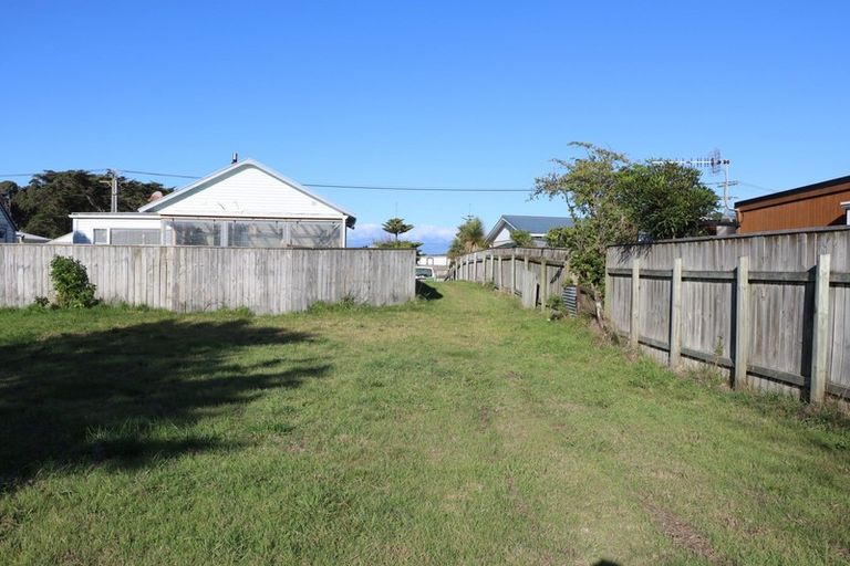 Photo of property in 7a Barber Street, Foxton Beach, Foxton, 4815