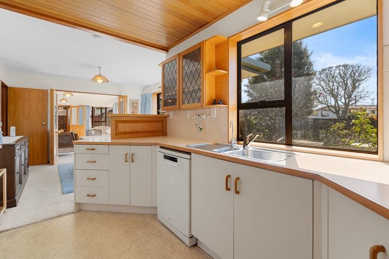 Photo of property in 21b Settlers Grove, Orewa, 0931