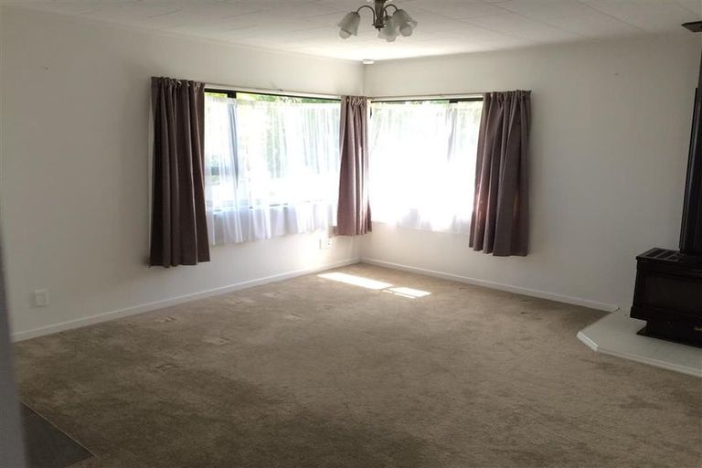 Photo of property in 4 Kopu Place, Clendon Park, Auckland, 2103