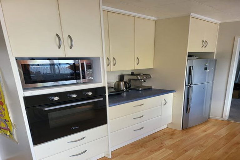 Photo of property in 7 Palmetto Place, Goodwood Heights, Auckland, 2105