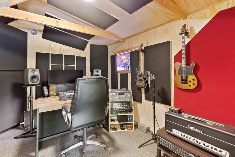 Photo of property in 9 Paewai Road, Glen Eden, Auckland, 0602