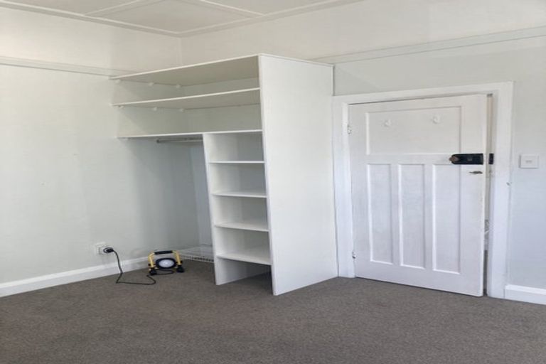 Photo of property in 17 Queens Drive, Kilbirnie, Wellington, 6022