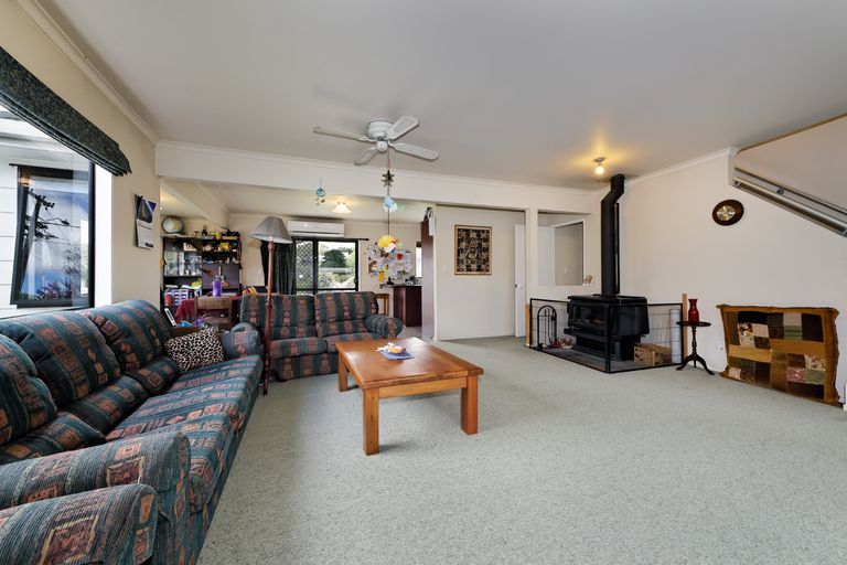 Photo of property in 23a Withers Road, Glen Eden, Auckland, 0602