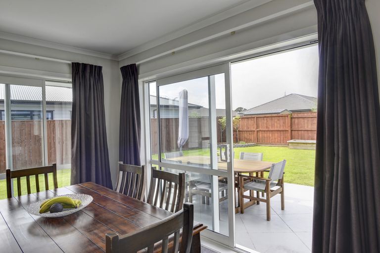 Photo of property in 12 Austin Reid Avenue, Carterton, 5713