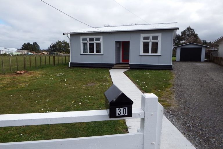 Photo of property in 30 Alexandra Street, Marton, 4710