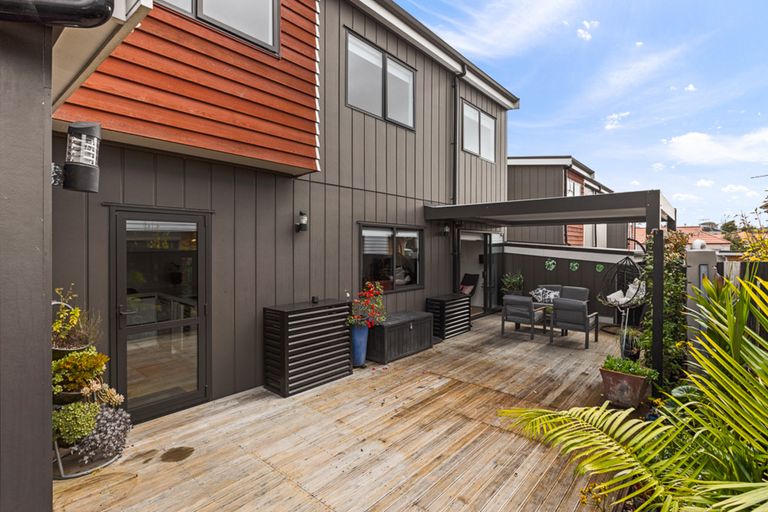 Photo of property in 49c Titirangi Road, New Lynn, Auckland, 0600