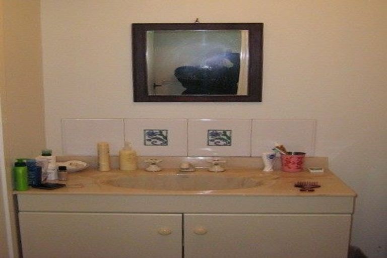 Photo of property in 10 Queens Drive, Kilbirnie, Wellington, 6022