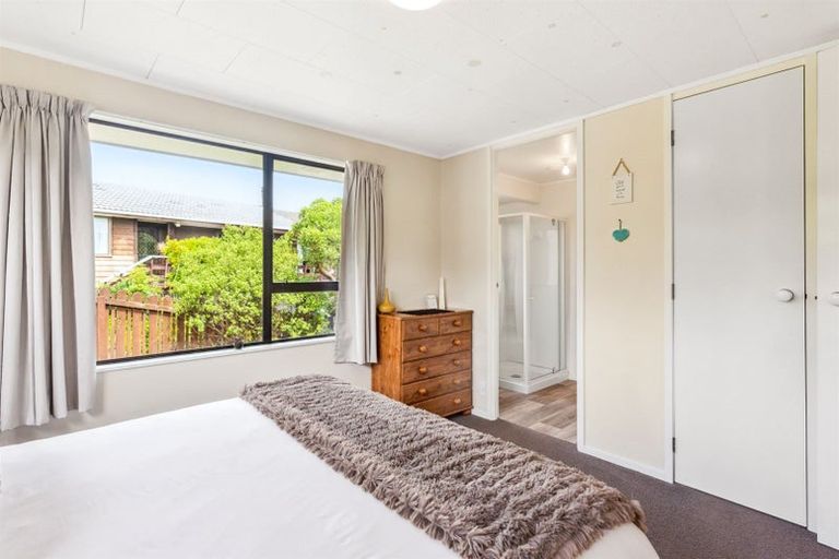 Photo of property in 15 Puketai Place, Pukerua Bay, 5026