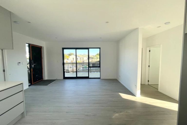 Photo of property in 21 Heathridge Place, Burswood, Auckland, 2013