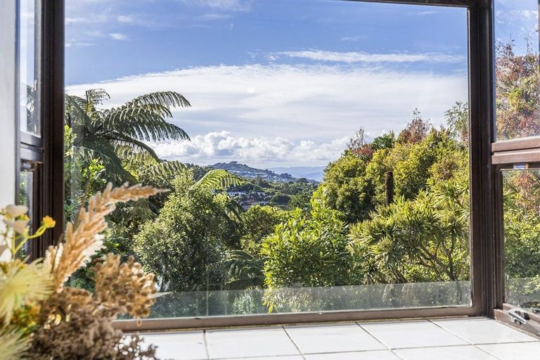 Photo of property in 3 Tedder Way, Karori, Wellington, 6012