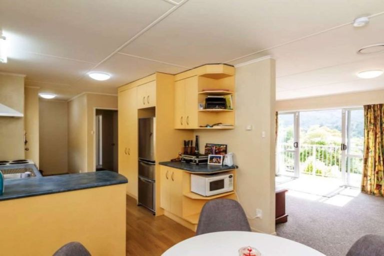 Photo of property in 23b Rintoul Grove, Stokes Valley, Lower Hutt, 5019