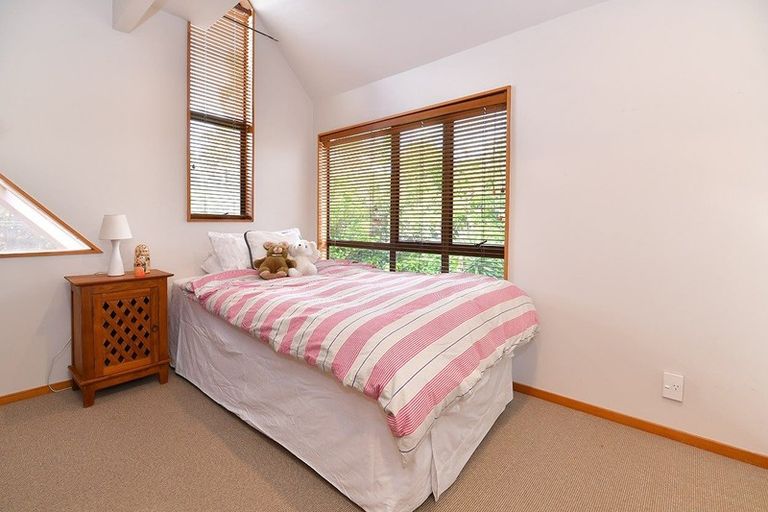 Photo of property in 8 View Road, Campbells Bay, Auckland, 0630