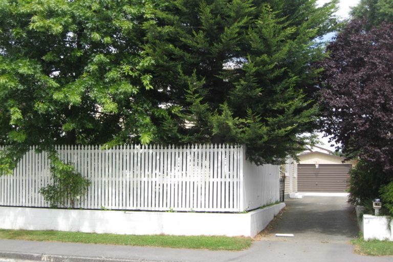 Photo of property in 176 Weston Road, St Albans, Christchurch, 8052