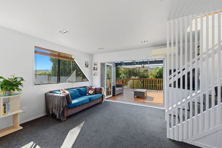 Photo of property in 125 Awaroa Road, Helensville, 0800
