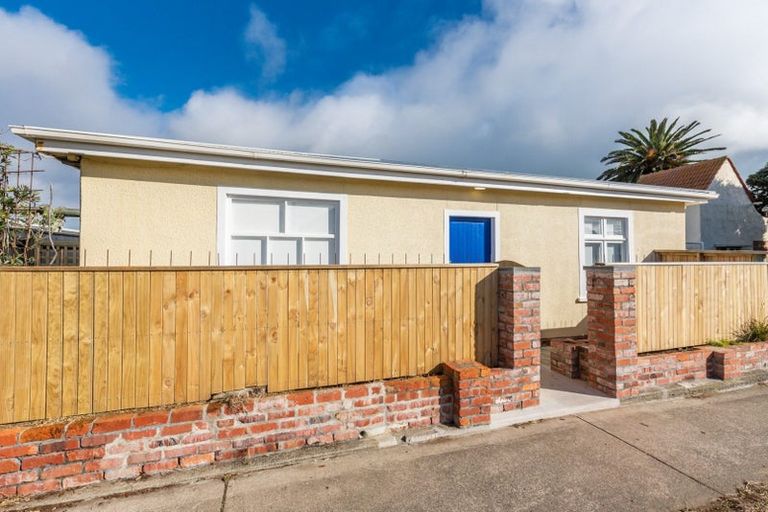 Photo of property in 10-10a Waimea Road, Waikanae Beach, Waikanae, 5036