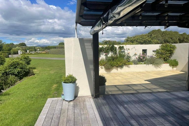 Photo of property in 52 Tarahunga Road, Levin, 5571