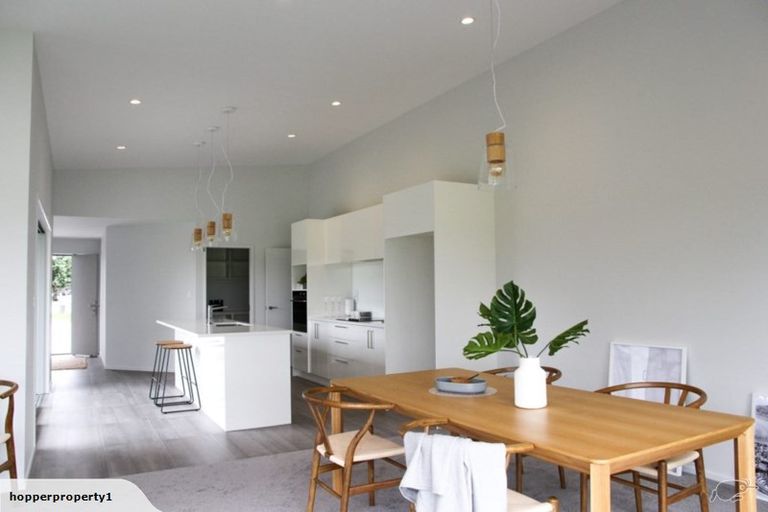 Photo of property in 6 Poaka Place, One Tree Point, 0118