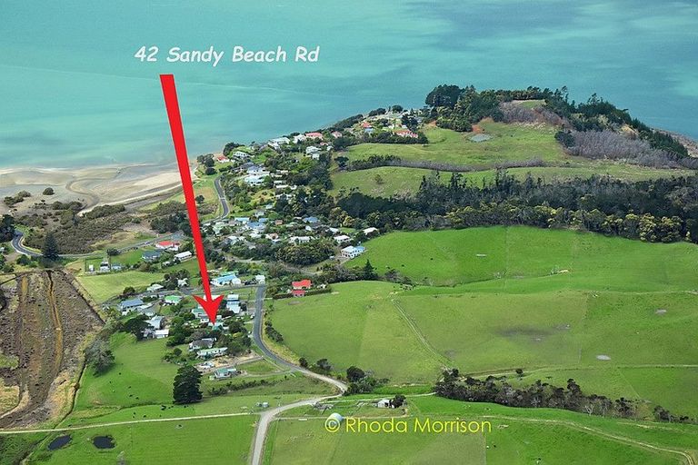Photo of property in 42 Sandy Beach Road, Tinopai, 0593
