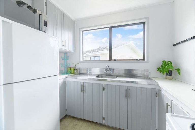 Photo of property in 1/10 Hillman Place, Ranui, Auckland, 0612