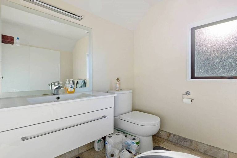 Photo of property in 33b Lochee Road, Upper Riccarton, Christchurch, 8041