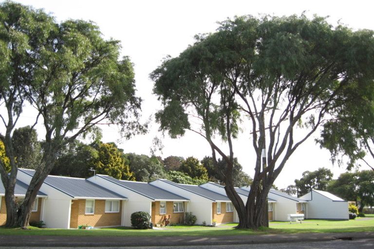 Photo of property in 36 High Street West, Waitara, 4320