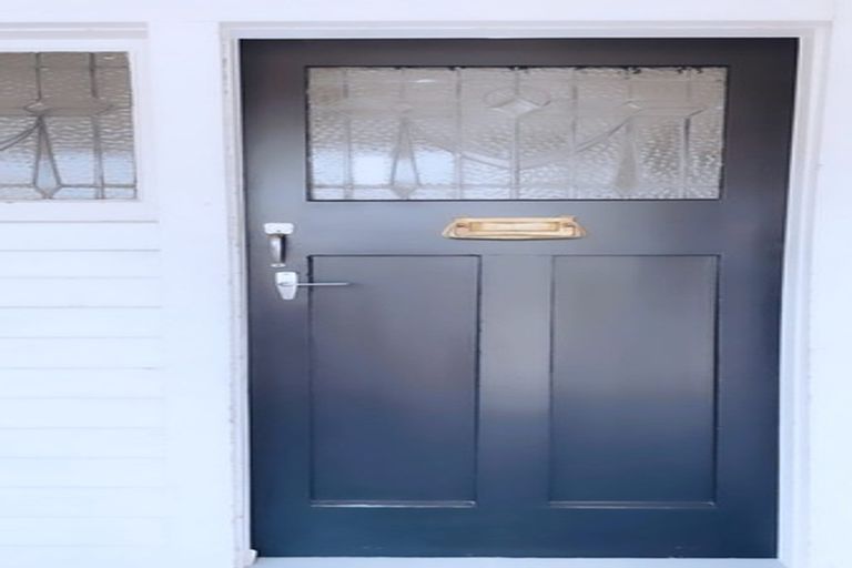 Photo of property in 102 Malcolm Avenue, Beckenham, Christchurch, 8023