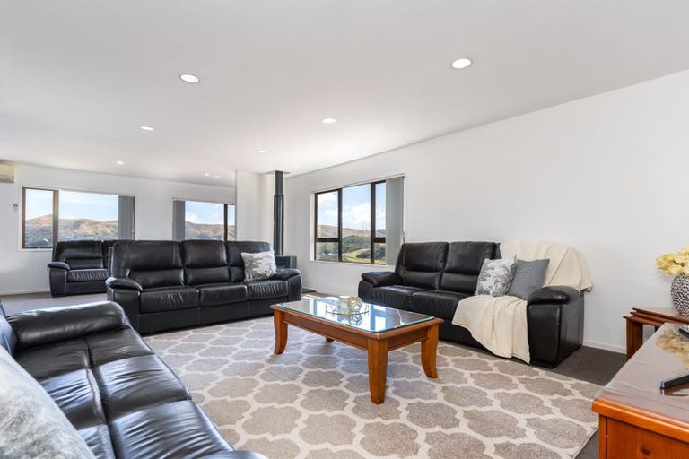 Photo of property in 7 Trinidad Crescent, Grenada Village, Wellington, 6037