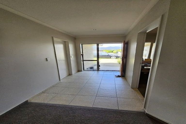 Photo of property in 51 Gandalf Crescent, Paraparaumu, 5032