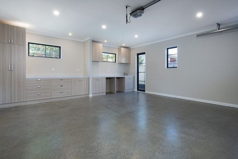 Photo of property in 25a Rothesay Bay Road, Rothesay Bay, Auckland, 0630