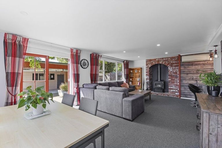 Photo of property in 104 Main North Road, Woodend, 7610