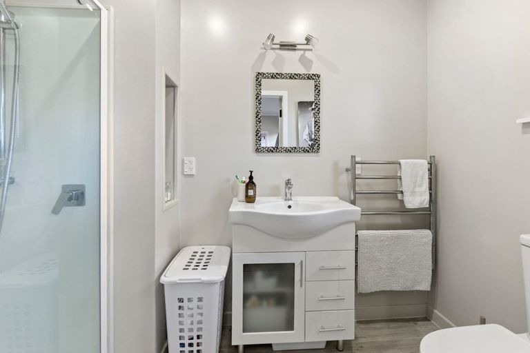 Photo of property in 157 Mangorei Road, Merrilands, New Plymouth, 4312