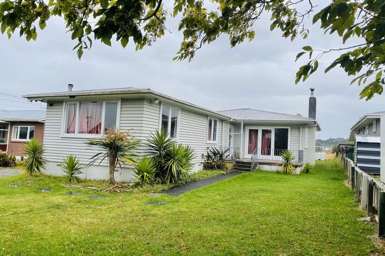 Photo of property in 339 Main Road, Huapai, Kumeu, 0810