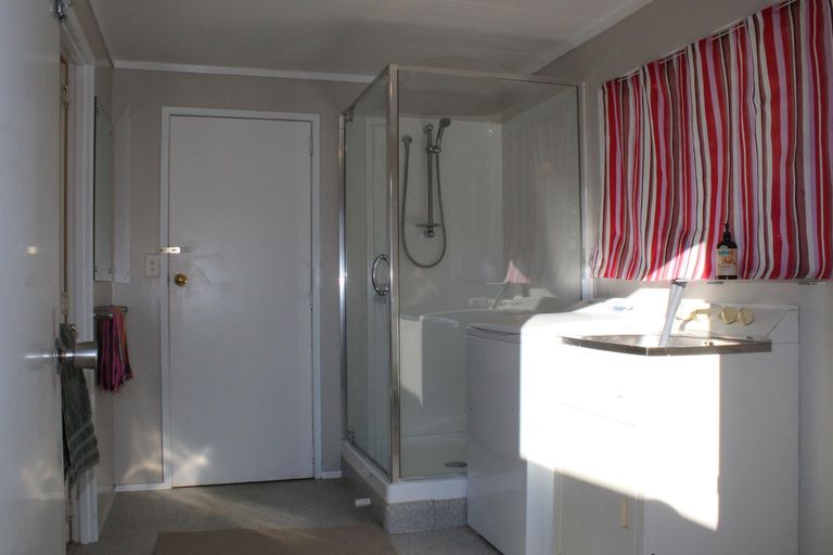 Photo of property in 8 Rangatira Drive, Mangakino, 3421