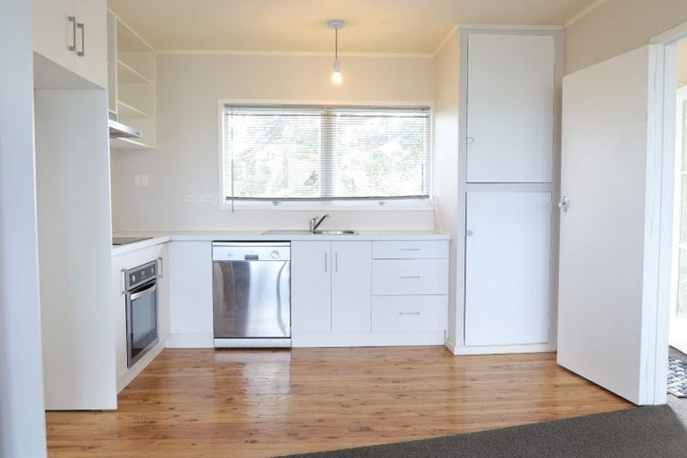 Photo of property in 4/77 Old Lake Road, Narrow Neck, Auckland, 0624