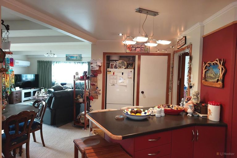 Photo of property in 8 Moorhouse Street, Waimate, 7924