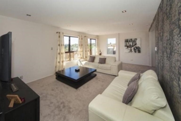 Photo of property in 145 Weatherly Road, Torbay, Auckland, 0630